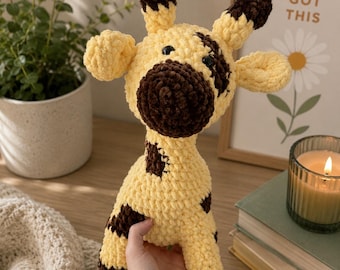 Girafa de crochê de pelúcia