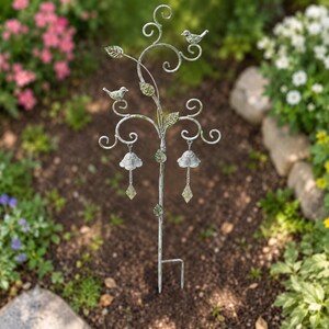 Metal Garden Stakes – Outdoor Wind Chime | Decorative Bird Yard Decor – Weather Resistant Lawn Accent