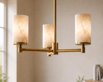 Handgefertigter Kronleuchter aus Alabaster und Messing, skulpturale Beleuchtung im Stil der Mid-Century-Moderne