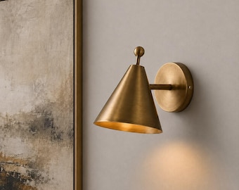 Handgefertigte konische Wandleuchte aus Messing – Verstellbare Nachttischlampe im Mid-Century-Modern-Stil