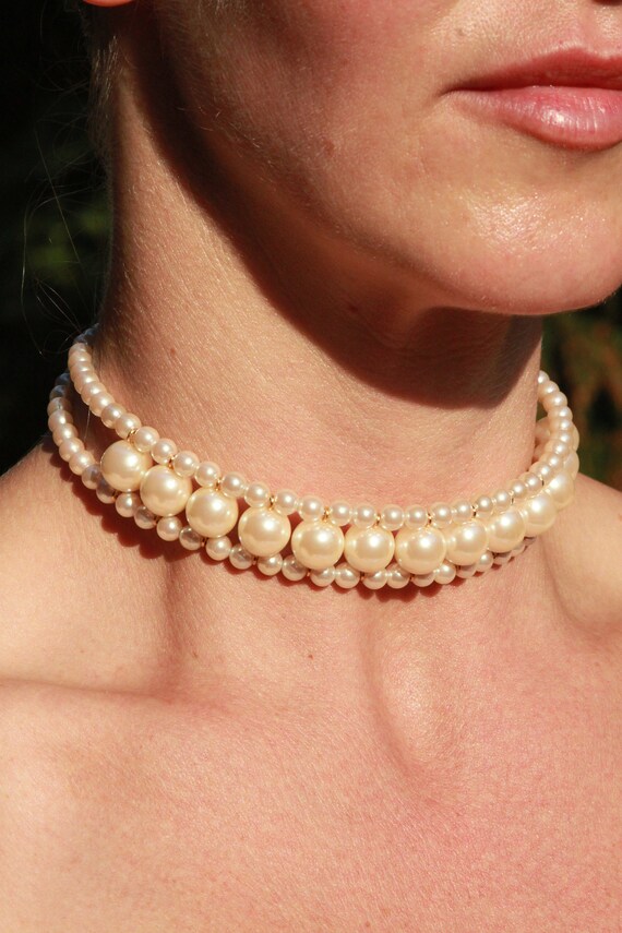 Faux Vintage Pearl Choker - image 2