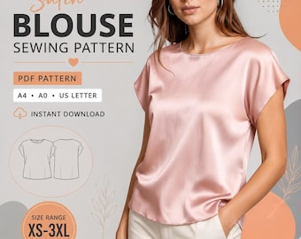 Könnte beinhalten: Ein digitales Schnittmuster für eine kurzärmelige Satinbluse in Hellrosa. Die Grafik enthält den Text Satin BLOUSE SEWING PATTERN, PDF PATTERN, A4, A0, US LETTER, INSTANT DOWNLOAD und SIZE RANGE XS-3XL sowie Symbole für den Druckvorgang.