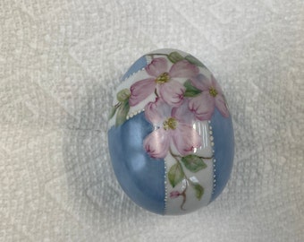 dogwood flowers, hand painted on porcelain egg