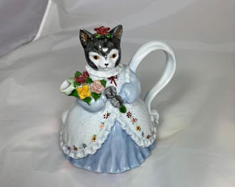 Porcelain Cat shaped tea pot