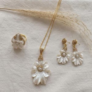 Hand Carved Floral Shell Bridal Jewelry Set-Elegant Camellia necklace-White Pearl Drop Earrings-Adjustable Ring bracelet-Romantic Design