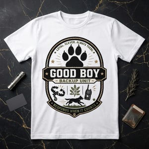 Leon Kennedy Camiseta Perro | Good Boy Backup Tee | Parche K9 Regalo Gamer