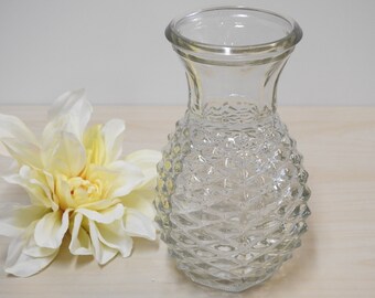VTG Flower Vase ~ Small Pineapple Shape, Crystal Diamond Cut Pattern, FTD Clear Bud Vase, / Mid Century Modern Retro Kitchen