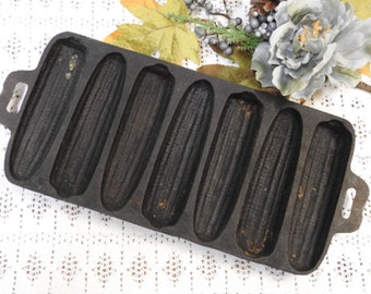 ANTIQUE Corn Bread Pan ~ 1940s Cast Iron Baking Tray, Corn on the Cob Molds, Black Vintage Rustic Farmhouse Country Kitchen Decor