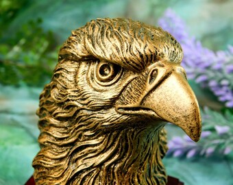 Eagle Head in Sculpted Resin, Vintage Golden Eagle Head Figurine Bust in Solid Sculpted Resin, Small Eagle Totem Carving, Bird Lovers Gift