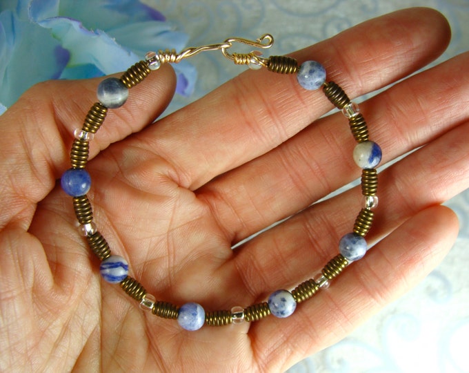 Sodalite Crystal Bracelet, Blue Crystal Bracelet, Handmade Sodalite Stone Bracelet, Blue Stone Bracelet, Blue Crystal Healing Bracelet Gift