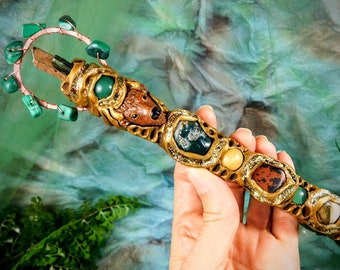 Buffalo Wand, Crystal Wand with Buffalo Totem, Witch Wand with Bison Face, Crystal Healing Wand, Shaman Wand Handmade Crystal Clay Wand Gift