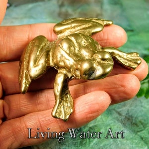 Brass Frog Figurine, Little Vintage Solid Brass Frog Figurine, Little Metal Frog of Brass, Small Brass Tree Frog, Gift for Frog Collector
