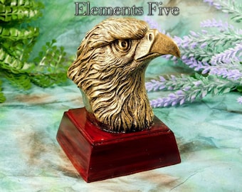 Eagle Head in Sculpted Resin, Vintage Golden Eagle Head Figurine Bust in Solid Sculpted Resin, Small Eagle Totem Carving, Bird Lovers Gift