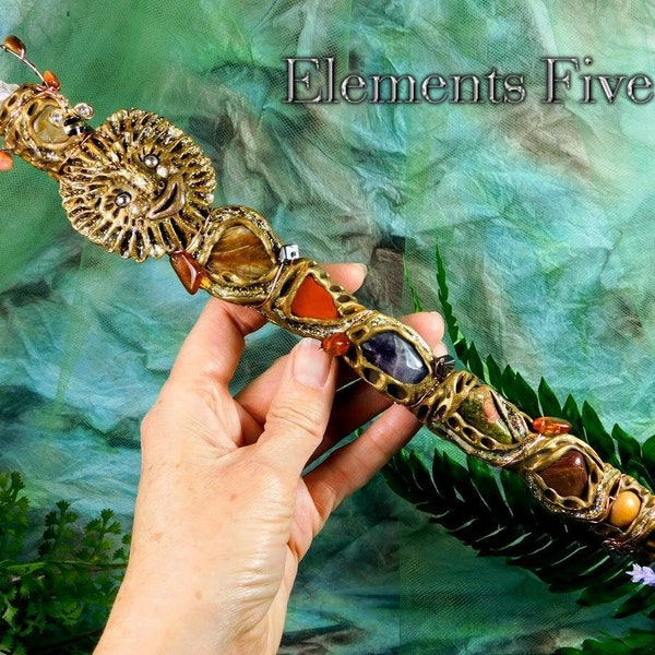 Sun Wand, Crystal Wand With Sun Face Totem, Magic Wand, Wizard Wand with Sun Totem, Witch Wand, Astrological Magic Crystal Healing Wand Gift