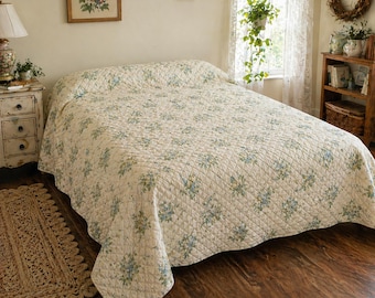 Cottagecore Floral Quilt Bedspread Vintage Style Pastel Blue Green Full Queen