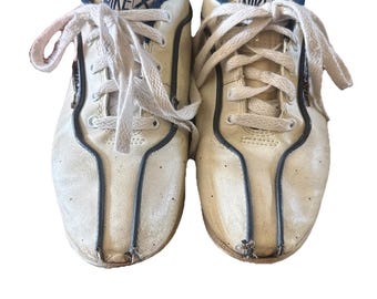 Vintage 1980s Nike Bowling Shoes 860608CH Women’s Size 7 White Navy Blue Retro
