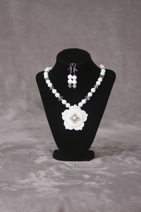 vintage mother of pearl necklace