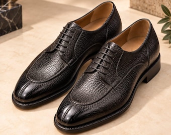 Handgemaakte leren derbyschoenen voor heren, formele trouwschoenen met textuur.