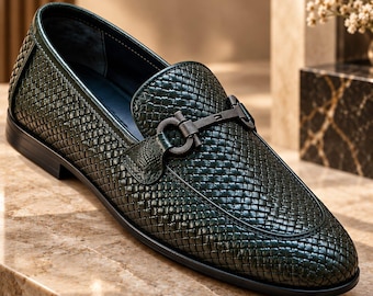 Handgemaakte groene geweven leren loafers, geklede schoenen met paardenbit, formele trouwschoenen