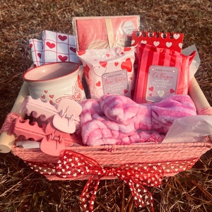Coffret / Pack cadeau à offrir couleur rose pour femmes (pour toutes les  occasions y compris un mariage) par chez Divers sur