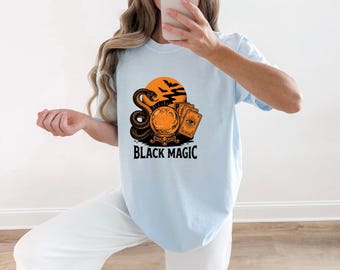 Crystal Ball Snake Shirt Halloween Witchcraft Gift Women Vintage Tee Oracle T-Shirt Horror Fan Retro Tshirt Magical Graphic Gothic Tarot
