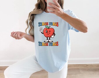 Winking Apple Cartoon Shirt Teachers Learning Gift Women Anime Tee Apple T-Shirt Educator Enthusiast Manga Tshirt Education Graphic Sketch