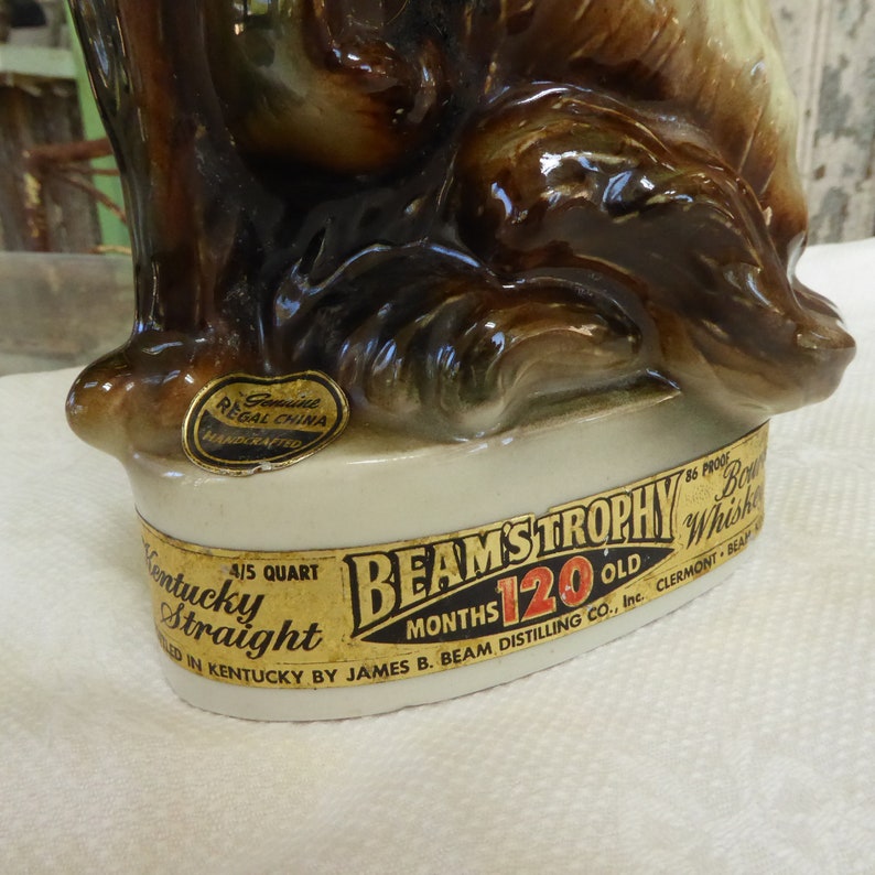 Vintage Beam's Trophy Bourbon Whiskey Cat Decanter 1967 Empty imagem 4