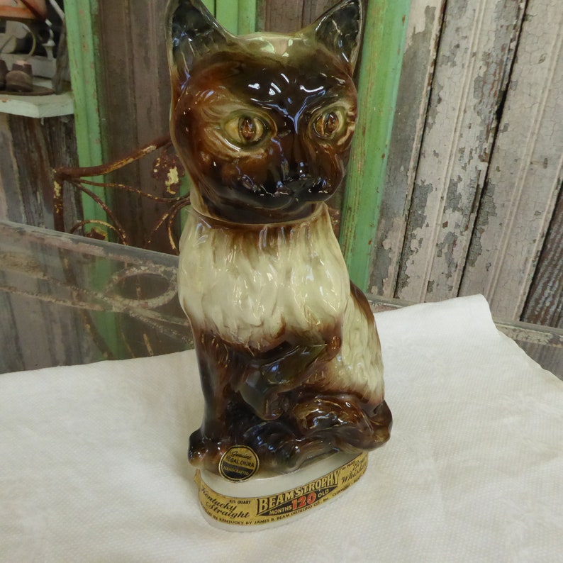 Vintage Beam's Trophy Bourbon Whiskey Cat Decanter 1967 Empty imagem 1