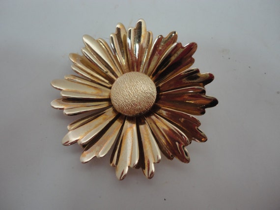 Sarah Coventry / Sarah Cov Large Gold / Goldtone … - image 1