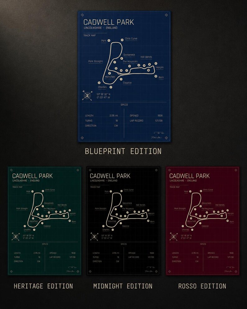 K&ouml;nnte beinhalten: Vier Drucke der Cadwell Park Streckenkarte in Blau, Gr&uuml;n, Schwarz und Rot. Jeder Druck zeigt das Streckenlayout, die Spezifikationen und den Text "Blueprint Edition", "Heritage Edition", "Midnight Edition" und "Rosso Edition". Die Streckenl&auml;nge betr&auml;gt 2,18 km.