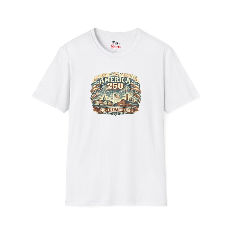 Amerika 250 North Carolina Kleinstadt Feuerwerk Church Mill Vintage Gürtelschnalle Tee Bild 1