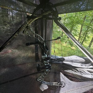 Compound Bow Hanger Hub Blind | Silent Bow Hook | Drop-On Bow Holder | Fits Ameristep Primos Rhino Muddy | USA Made imagem 5