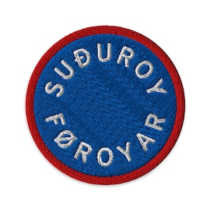 Färöarna broderad lapp | Suðuroy Føroyar | Iron-On | Atlantiskur Blå + Seyður Vit | 3"
