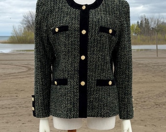 Blazer vintage de tweed bouclé / Chaqueta estilo Chanel con ribete de terciopelo negro / Blazer con botones dorados de los años 80 y 90