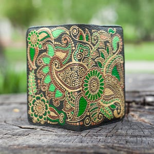 Portefeuille passeport en cuir vert fleuri, porte-passeport personnalisé, portefeuille bohème cadeau unique pour maman