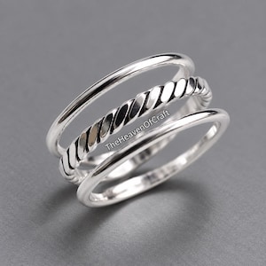 Silverstapelring - Trippelband Twisted Center - Minimalistiska lager-smycken - Handgjord hantverksgåva