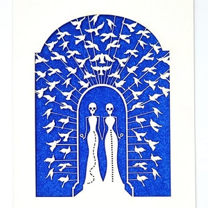 Braut und Braut Calavera umgeben von Tauben, Hochzeitskarte, Braut zu sein, Verlobung oder Jubiläum. Liebe ist Liebe. LGBTQ Liebe ist real