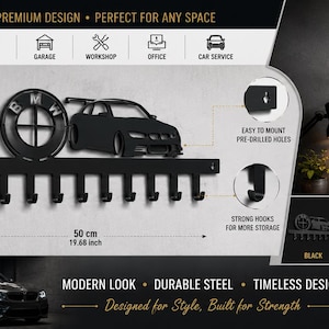 Può includere: Un appendiabiti in metallo nero con il logo BMW e la sagoma di un'auto. Il supporto misura 50 cm di larghezza e 18 cm di altezza, è dotato di fori preforati per il montaggio e di ganci multipli per riporre oggetti, presentato come file digitale.