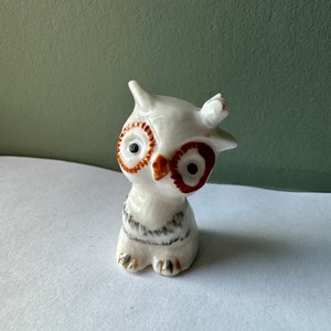 Figurine miniature en céramique vintage hibou blanc couronné de fleurs