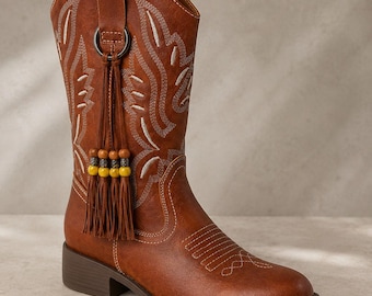 Bruine leren kwastjes voor laarzen, kralenversiering voor western cowboylaarzen, vintage-geïnspireerde sieraden voor dames in Southwestern festivalstijl.