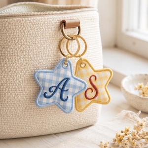 Chaveiro personalizado com estrela bordada – Pingente de bolsa com inicial personalizada, chaveiro xadrez vichy, presente para crianças e adolescentes, acessório para mala de viagem.