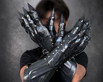 Guanteletes medievales negros con garras / Guantes de armadura gótica / Armadura de manos para cosplay de fantasía / Accesorios para disfraces de LARP / Protectores de brazos de guerrero hechos a mano
