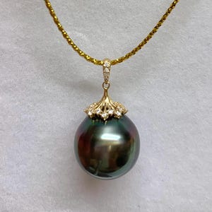 18K Yellow Gold 12.6 mm Tahitian Pearl Pendant, Pendant Only. Tahitian Cultured pearl pendant, 020225-5