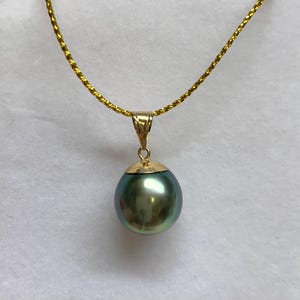 18K Yellow Gold 11.0 mm Rare Green Tone Tear Drop Cultured Tahitian Pearl Pendant, Pendant Only, 012225-5