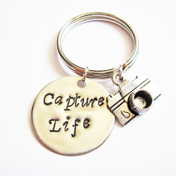 Personalized Camera keychain, camera key chain, photography key ring, photographer gift, camera keyring, photography jewelry, Capture Life