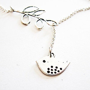 Brass Simple Bird on the Round Leaf Branch Charm Necklaces Nird Necklace 10pcs-N127