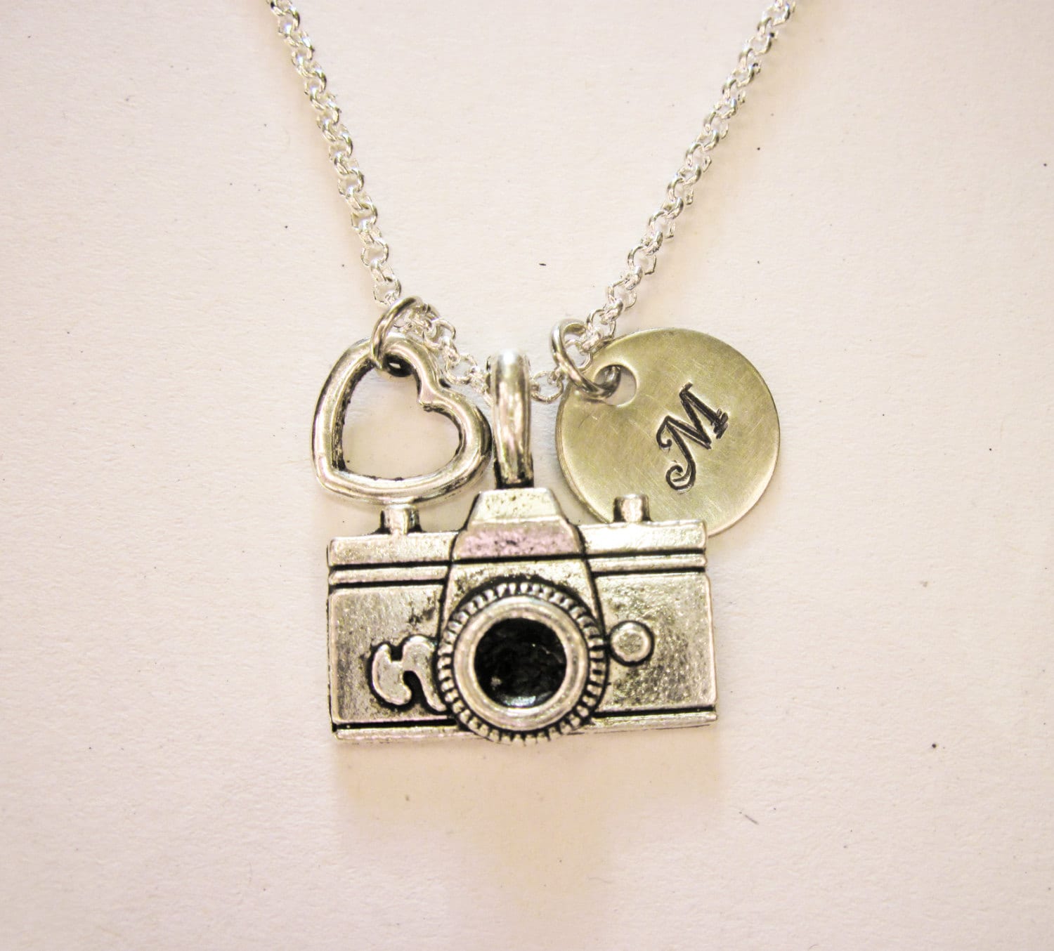 Personalized Camera Necklace, photography necklace, camera necklace, photographer gift, camera jewelry, photography jewelry, initial