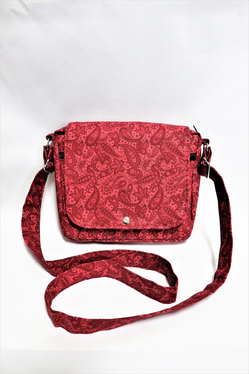 Small messenger Burgundy and mauve paisley print cotton