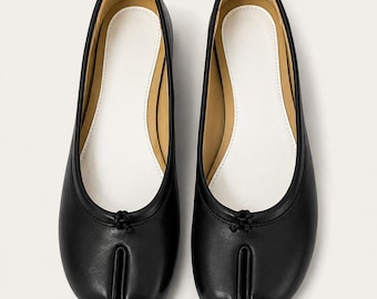 Sapatilhas de Ballet Femininas com Bico Dividido, Forro Macio em Pele de Cordeiro, Modelo Minimalista, Pretas, Confortáveis e Disponíveis em Tamanhos Largos.