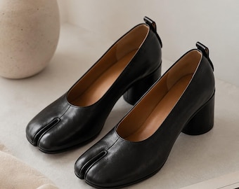 Sapatos Tabi retrô com bico dividido, salto bloco, minimalistas, de couro, tamanho largo, elegantes, estilo vintage Mary Jane.